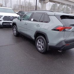 Color Luna Toyota RAV4 SUV 