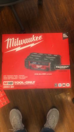 Milwaukee pack out radio/charger
