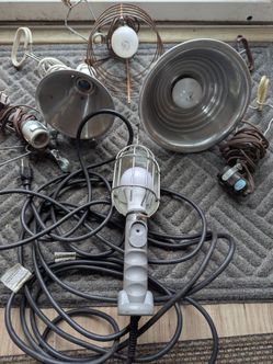 1 NAPA droplight and 5 more service lites.