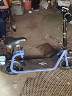 Nice blue scooter with key