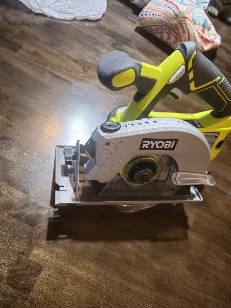 Ryobi 18V battery-operated circular saw