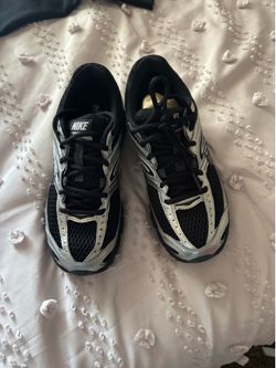 Women’s Nike air moto 2k