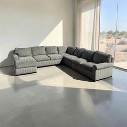 Robin Stuckey Sectional Couch With Free Delivery 🚚