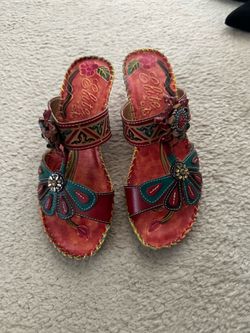 6 1/2 fun sandles