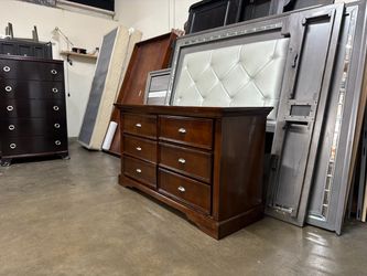 dresser $140