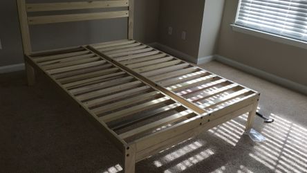 Queen bed platform