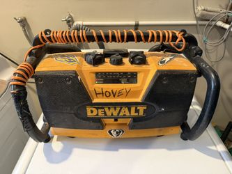 Best Offer DeWalt Radio / Charger