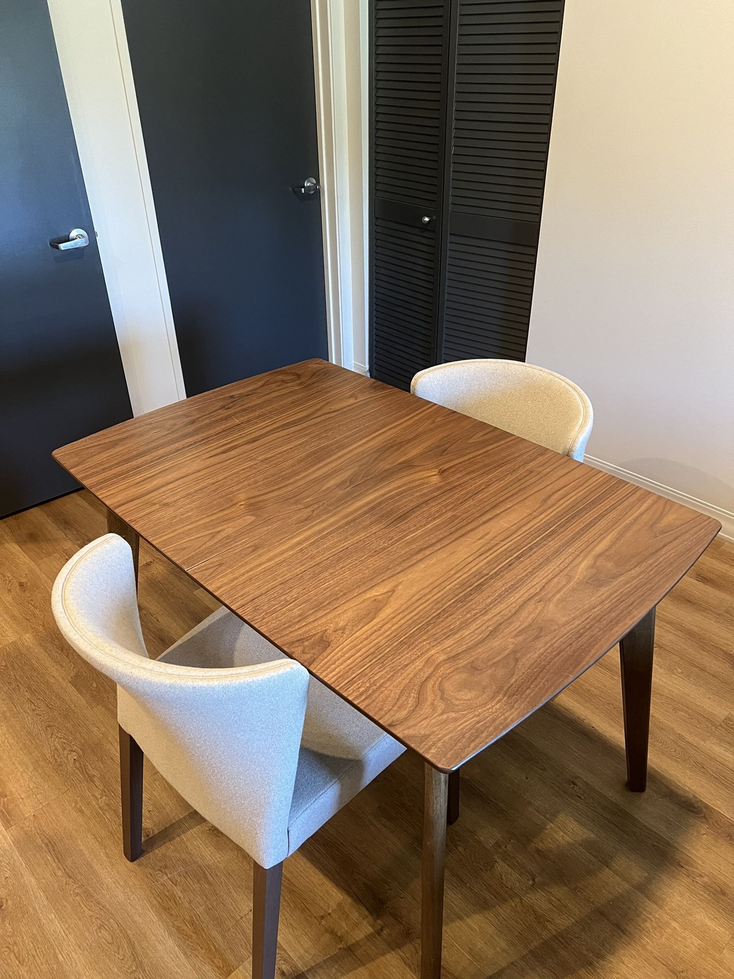 Kitchen Table With Leaf And 2 Chairs
