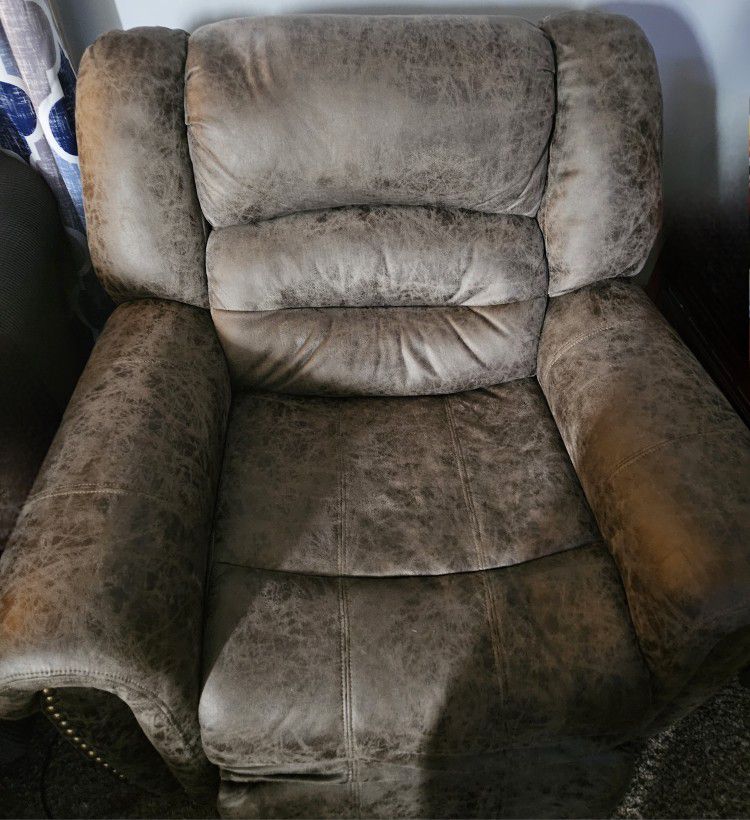 Heavy Duty Soft Leather Recliner