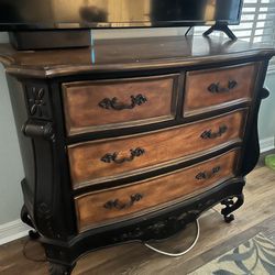 Dresser/Chest