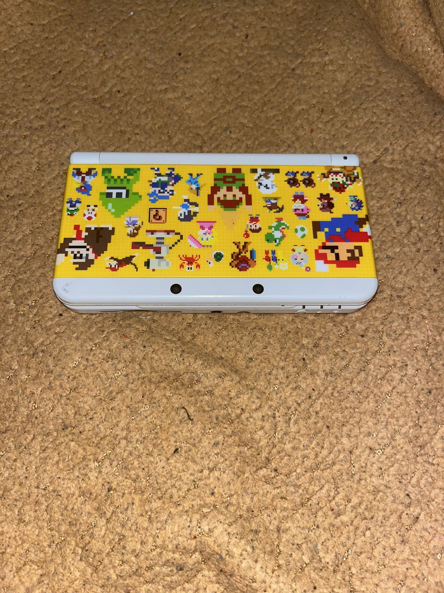 Nintendo 3DS XL (Super Mario Maker Edition)
