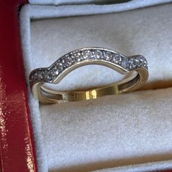 18k Solid Gold Pave Set Diamond Contour Ring 2.2g.  0.25CTW . 