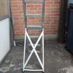 100% aluminum ladder