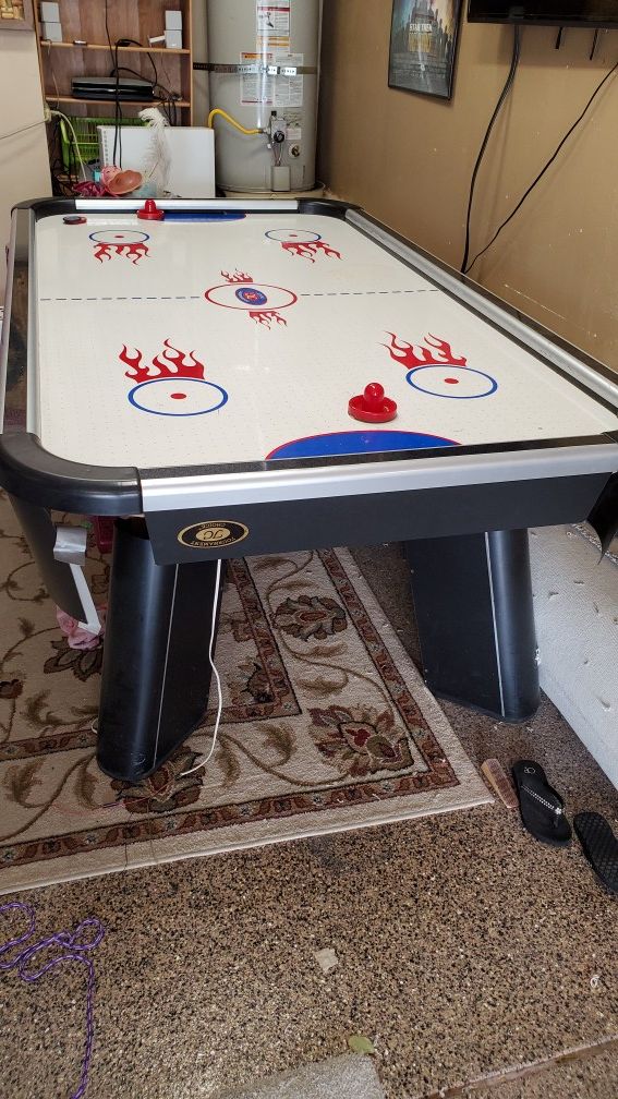 Air Hockey Table