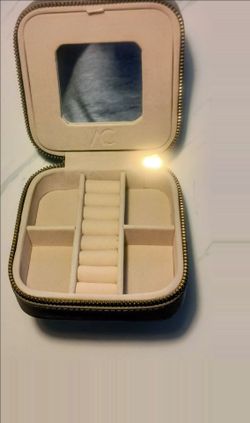 Jewelry Carry case by Ashi Couture