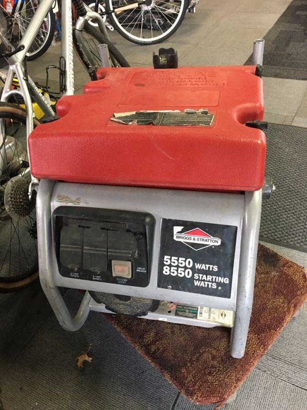Briggs & Stratton 5550 WATTS/8550 STARTING WATTS Generator for Sale in