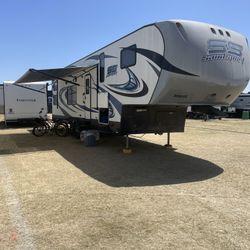 2016 Pacific Coachwork Sand Sport 40 Foot Toy Hauler