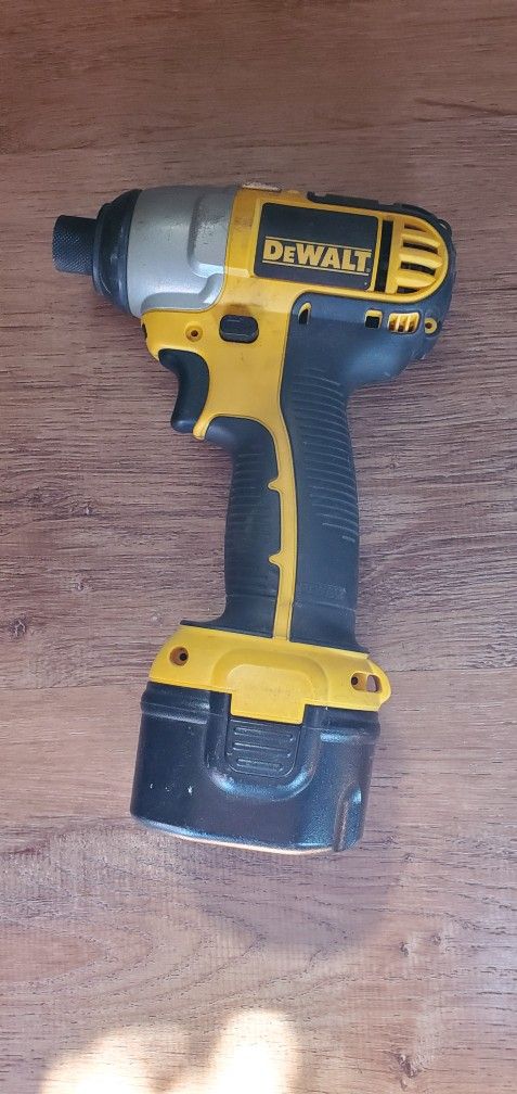 Dewalt 9.6v Impact Drill