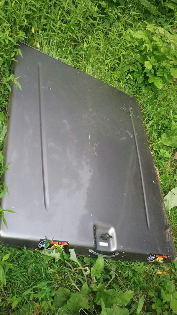 A.R.E fiberglass truck bed cover for Sale in Tarentum, PA OfferUp