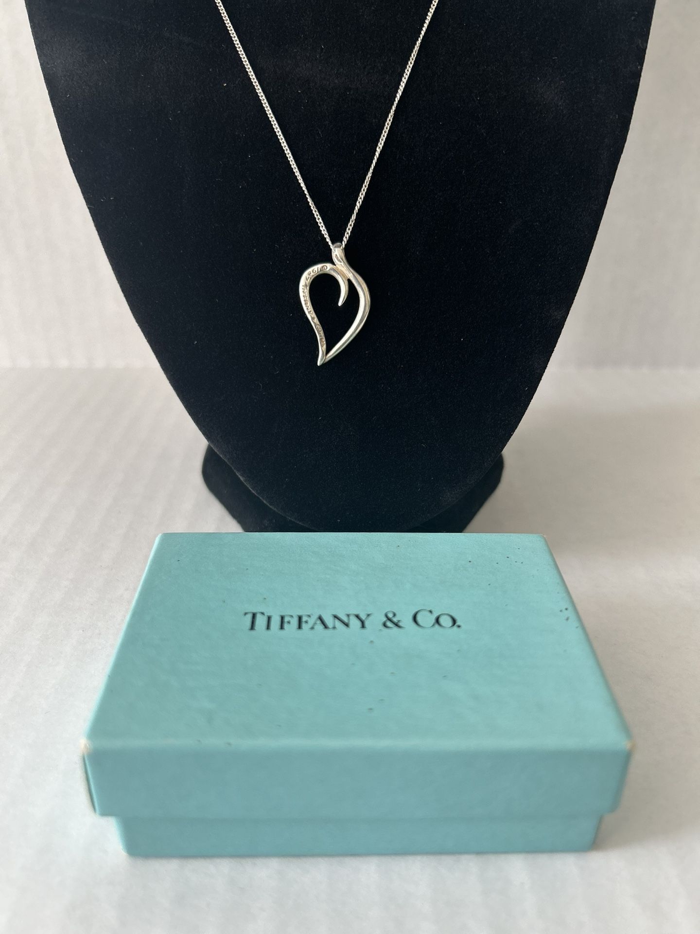 Tiffany & Co Elsa Peretti Open Leaf Pendant Necklace Silver 925 women jewelry 