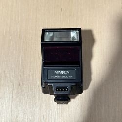 Minolta Maxxum 2800 AF Flash Turns On “UNTESTED”Preowned Read Description Below! 