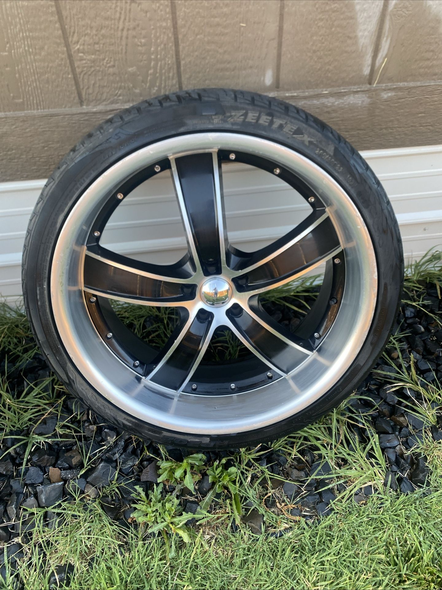 22” Rims Really Nice Set