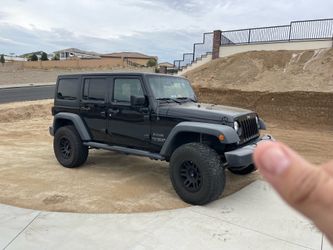 2017 Jeep wrangler with 3 piece hard top