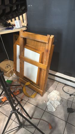 Dominoes table with stand