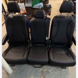 2024 KIA CARNIVAL EX 2nd Row Seats 