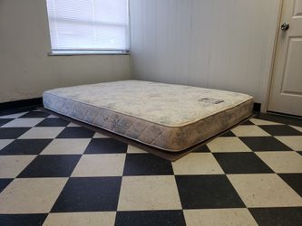 Queen size mattress - can DELIVER almost anywhere for $20 extra - gently used and in very good condition 😍