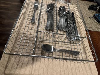 Oneida Stainless Steel Flatware/ Cutlery Set Of 8