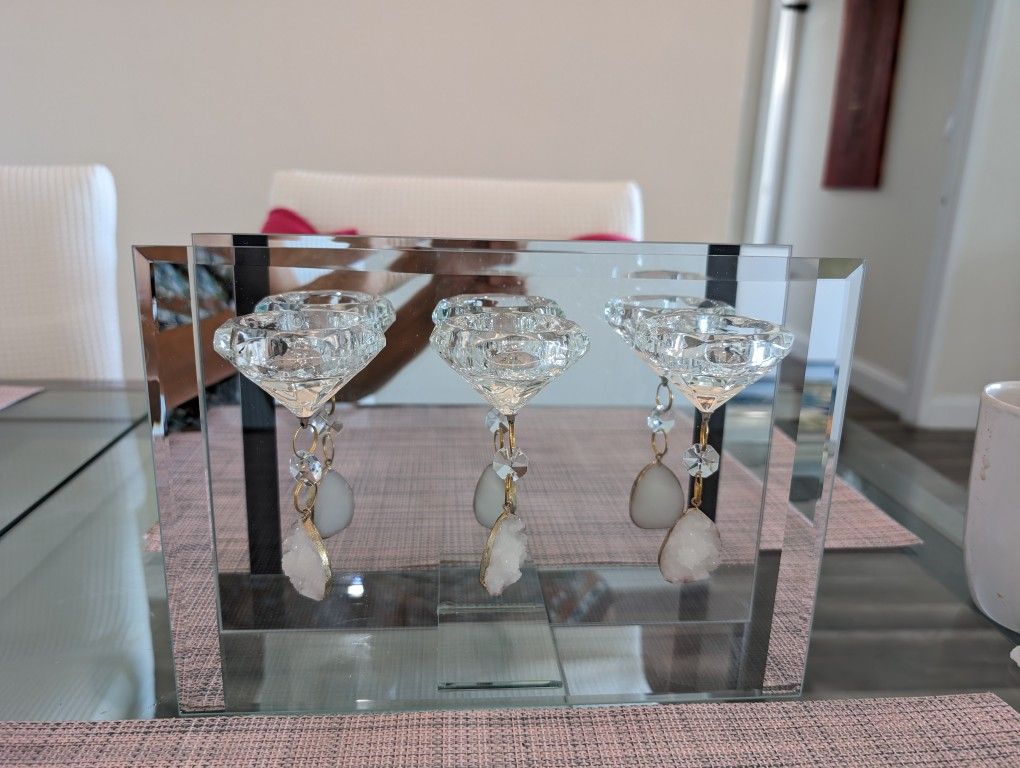 NEW Mirrored Crystal Tea Light Candle Holder with Quartz Pisums