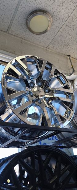 CUSTOM 20" TRUCK RIMS 6X139.7 PHOENIX Vehicle Fitment: Engineered for Nissan Titan, Armada, and lifted 4x4 truck builds running 6x139.7 configuration