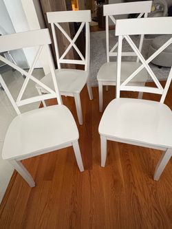Set of 4 White Wood Dining Chairs