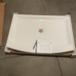 American Standard Ovation Curve 48 in. L x 30 in. W Alcove Shower Pan Base with Center Drain in Arctic White 