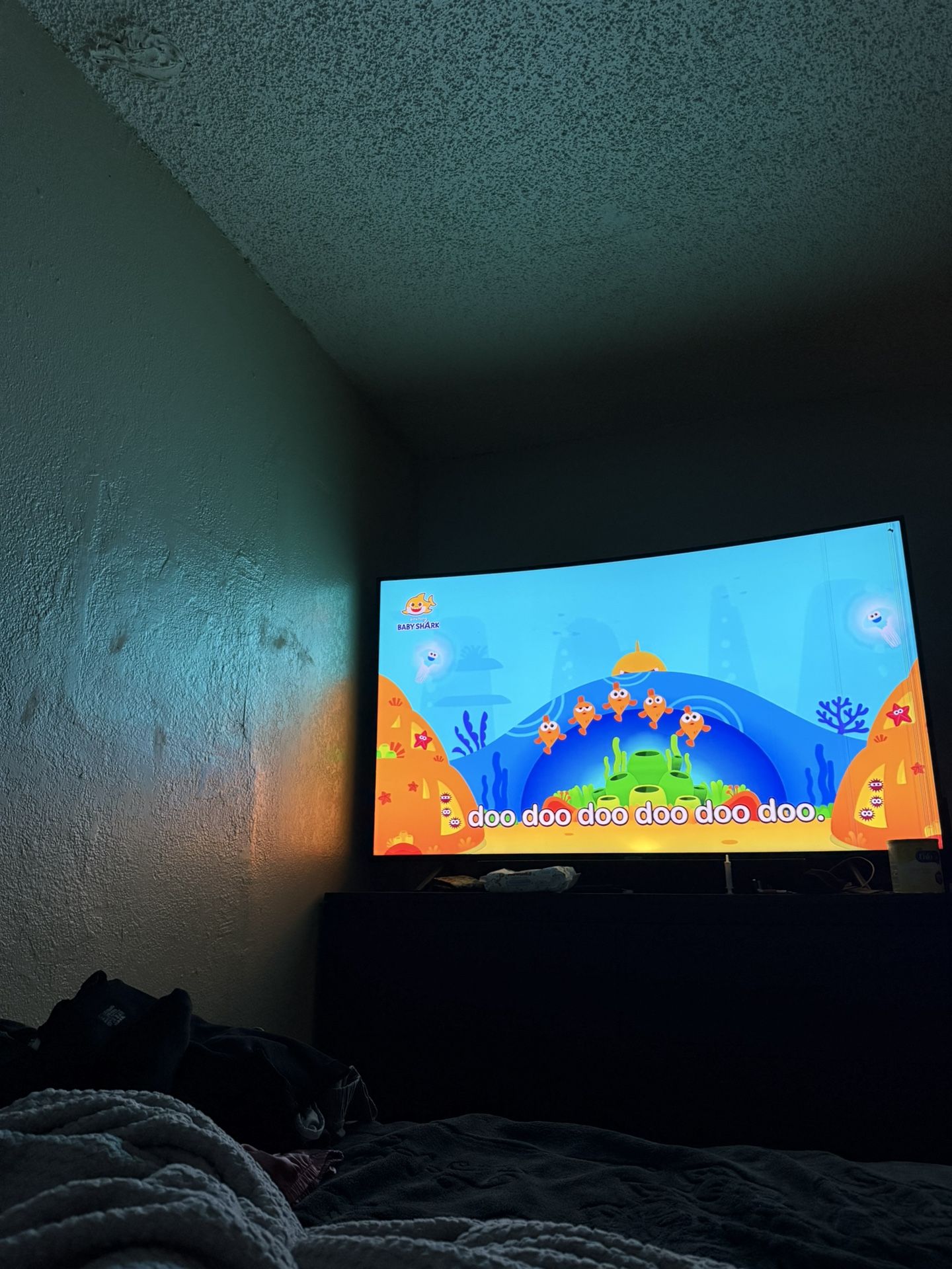 65 Inch Curved Tv 150$