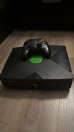 Original Xbox Console with Controller