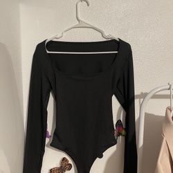 Dos Bodysuits Uno Negro Y Uno Beige Size S 