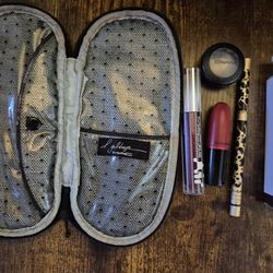 🔥NEW MAC BUNDLE!**(1) LIPSTICK "RUBY WOO!" (1)EYESHADOW IN*NIGHT DEVIN*(1) EYEBROW BRUSH IN A LARGE BEAUTIFUL CASE & (1)MAC LIPGLASS IN *SUBLIME!🎀🔥