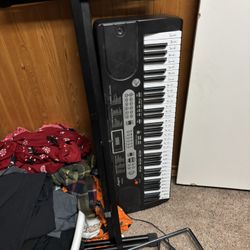 Keyboard Piano And Stand 