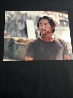 Steven Yuen signed 8x10 Photo