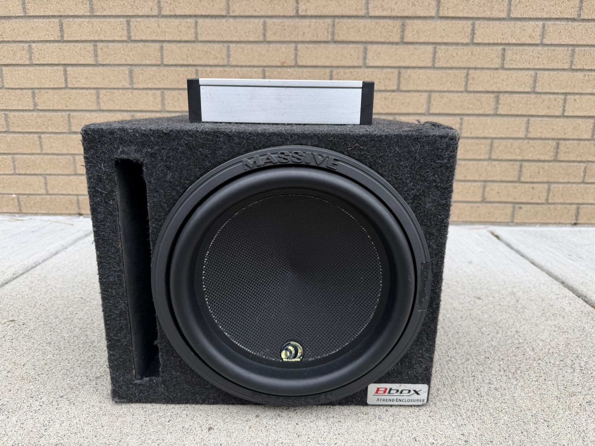 Insanensetup 12"Massive Audio 1,500w Beast and Kicker 1,200w amp 