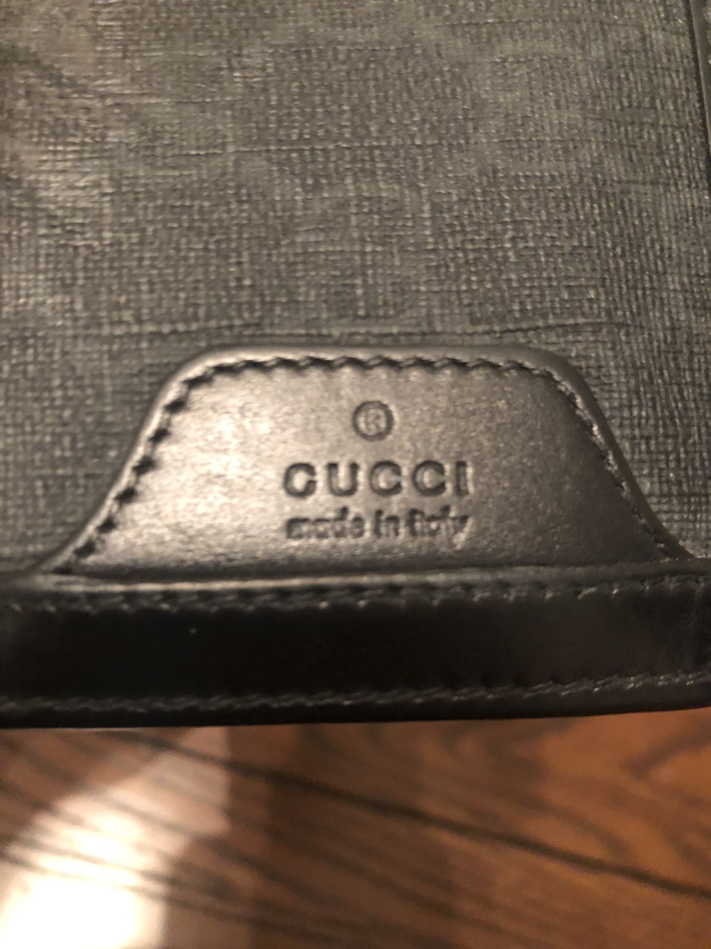 Gucci bifold wallet GG Supreme grey/black