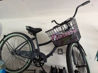 Cruiser Bike with Front Basket