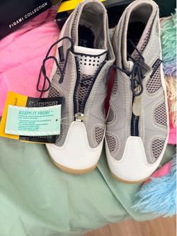 Women’s top siders
