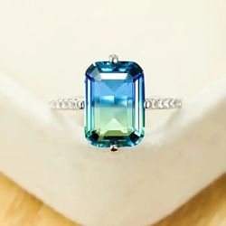 Pretty & Unique Sea Blue Green Silver Tone Ring 