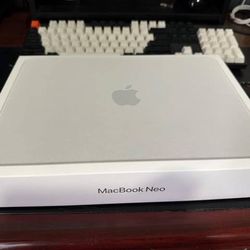 MacBook Neo Silver