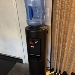 Water Dispensar