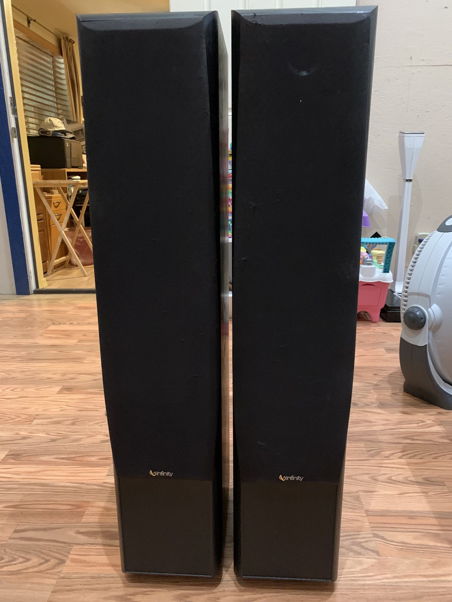 INFINITY TOWER SPEAKERS (PRIMUS 250)