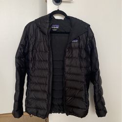 Black M Womens Patagonia Jacket for Sale in San Francisco, CA - OfferUp